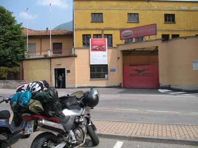 MotoGuzzi Werkstor