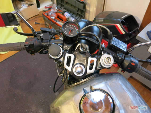 Steeltwin_008_front_above