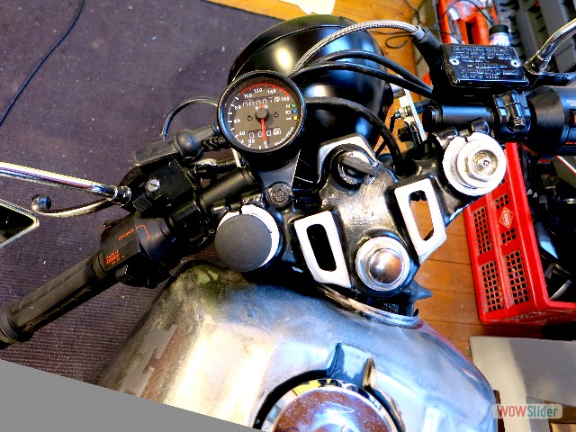 Steeltwin_020_front_above