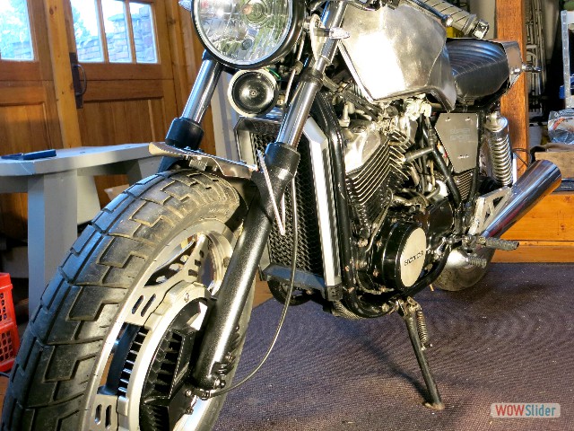 Steeltwin_021_front