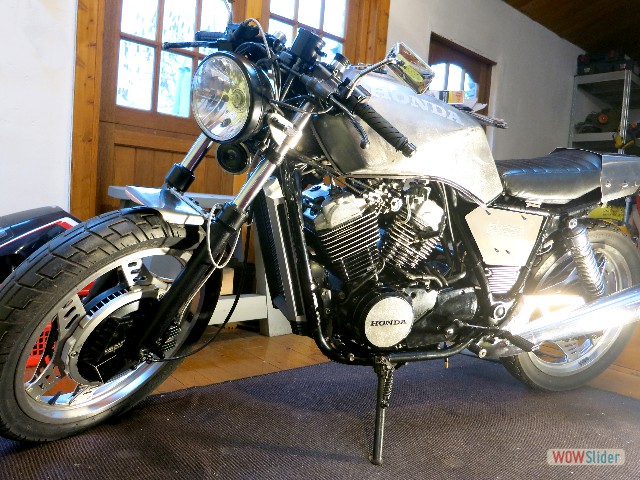 Steeltwin_025_front_gallery
