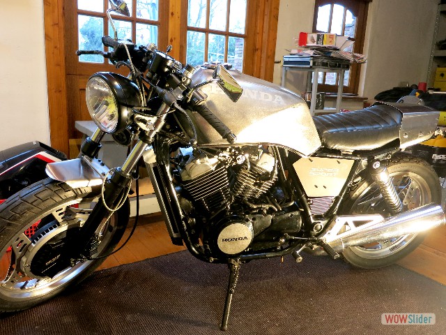 Steeltwin_028_front_gallery
