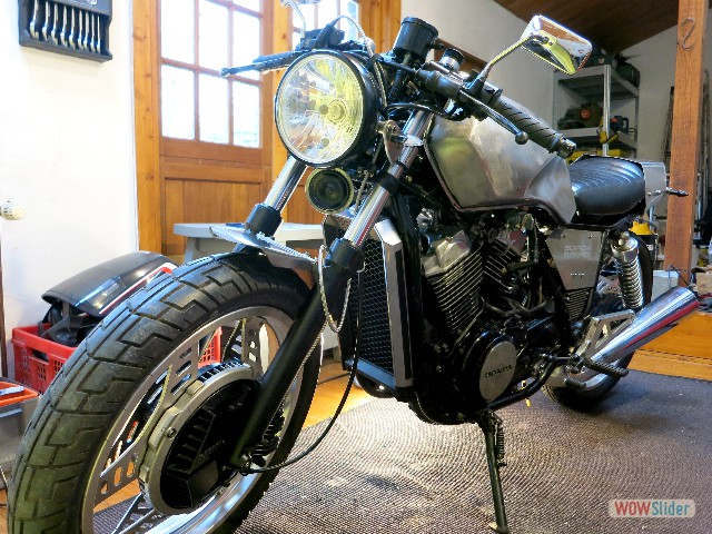 Steeltwin_030_front_left