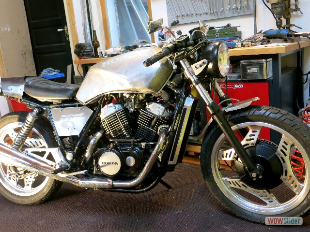 Steeltwin_033_front_right